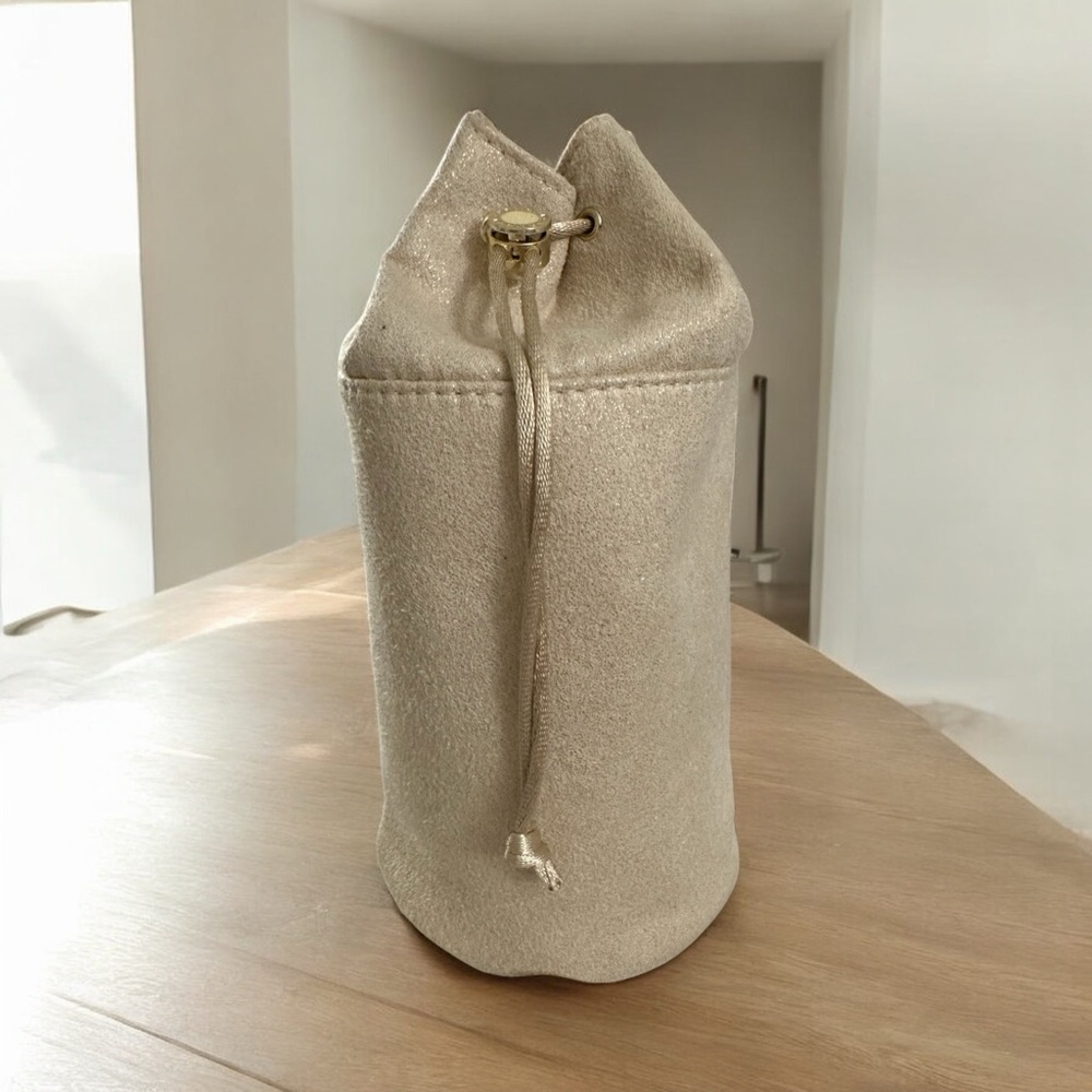 Bvlgari Emirates Travel Bag with string Cream - never used